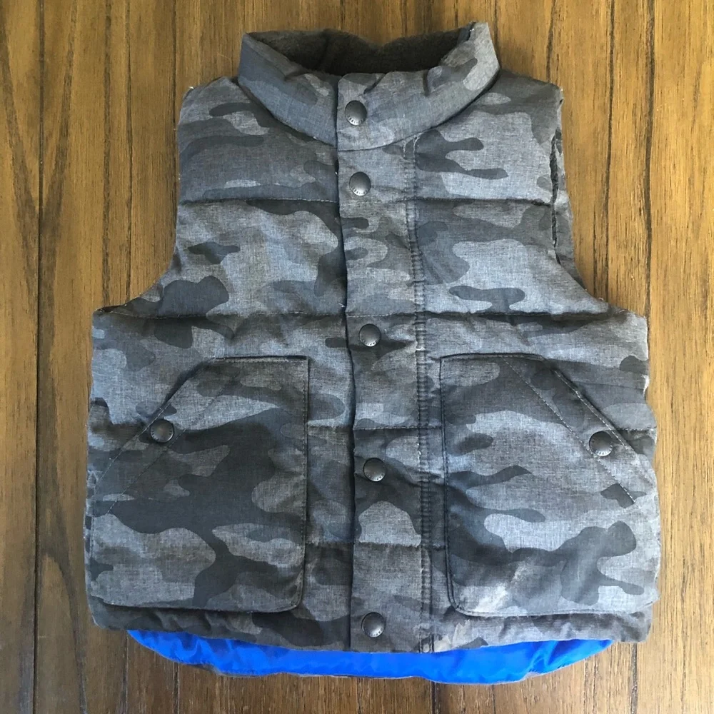Gap toddler gray camo puffer vest